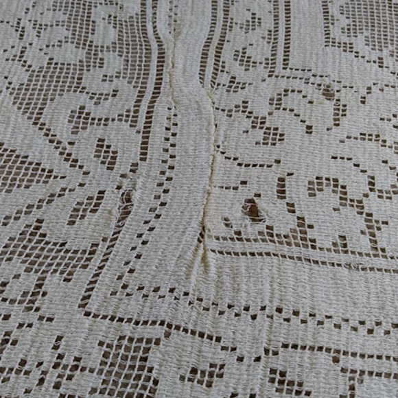 Vintage Table Cloth 65" x 80" - Picture 4 of 9